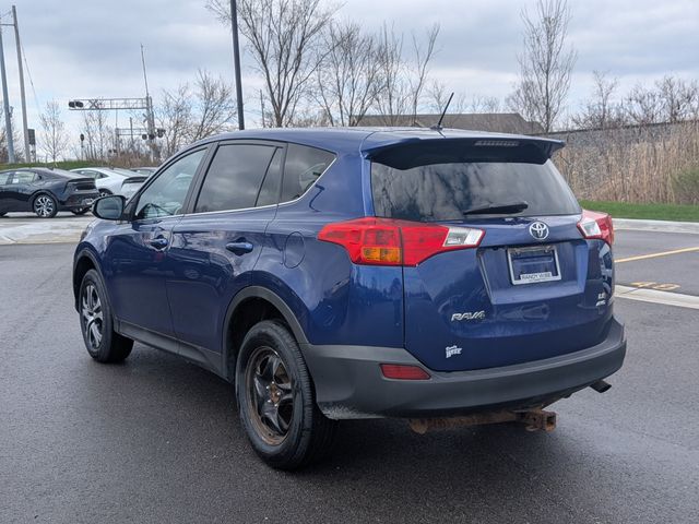 2015 Toyota RAV4 - Image 3