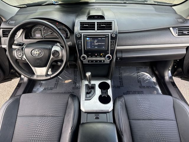 Used 2013 Black Toyota SE image 9