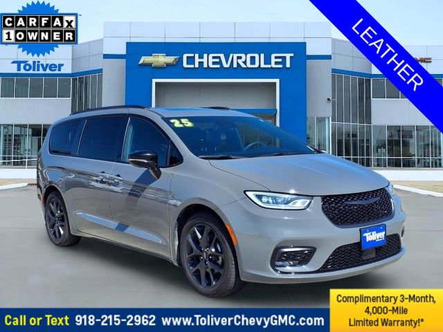 2025 Chrysler Pacifica Limited FWD