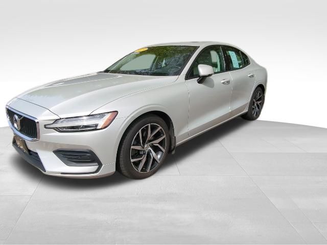 2019 Volvo S60 T6 Momentum