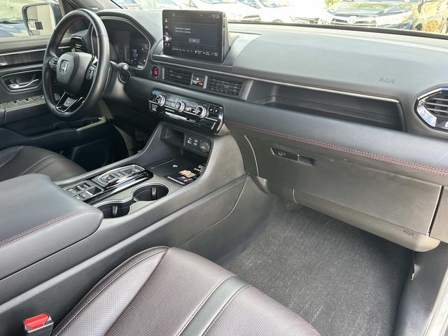 Used 2025  Honda Black Edition image 13