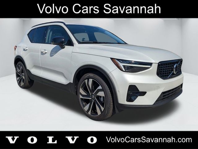 Crystal White 2026 Volvo XC40 SUV / Crossover All-Wheel Drive Automatic