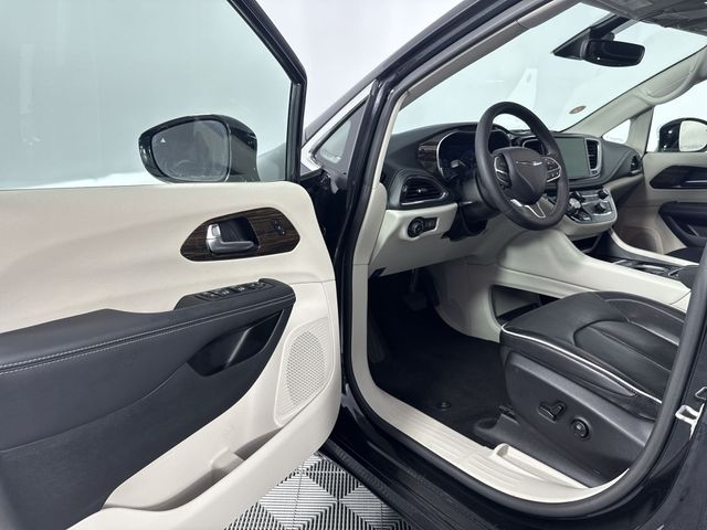 Used 2023 Chrysler Pacifica For Sale in Indianapolis, IN