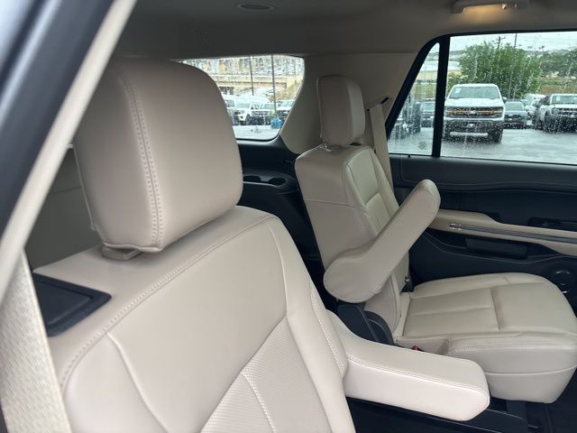 Used Car 2024 Ford Expedition  Xlt For Sale Under $50,000 In San Antonio, Texas