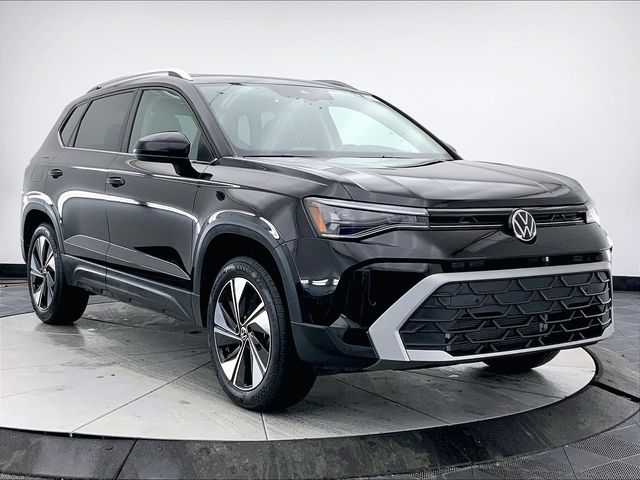 2025 Volkswagen Taos SE 4Motion