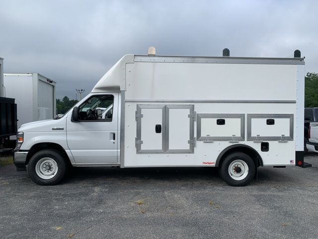 2025 Ford E-350SD Base 2