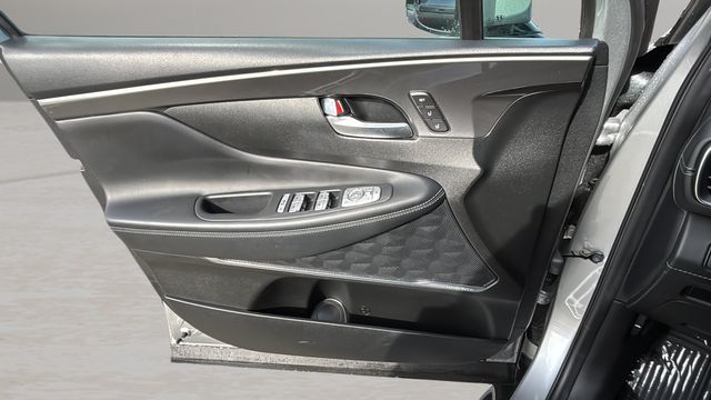 Used 2023 Silver Hyundai Calligraphy image 17