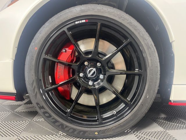2025 Pearl White Tricoat/Super Black Nissan Z NISMO RWD Coupe