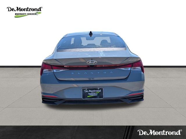 2022 Hyundai Elantra SEL - 5