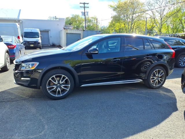 2017 Volvo V60 Cross Country