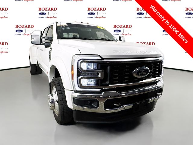 2024 Star White Metallic Tri-Coat Ford Super Duty F-450 DRW King Ranch DRW 4X4 Truck