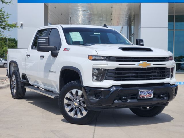 Summit White 2024 Chevrolet Silverado 2500HD Pickup Truck Four-Wheel Drive Automatic
