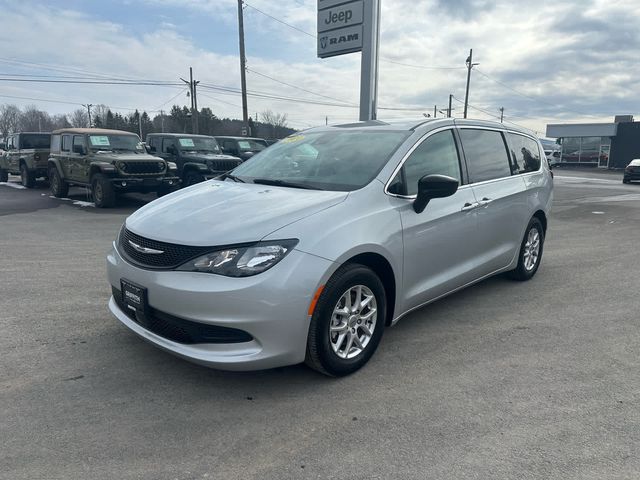 2024 Chrysler Voyager LX FWD