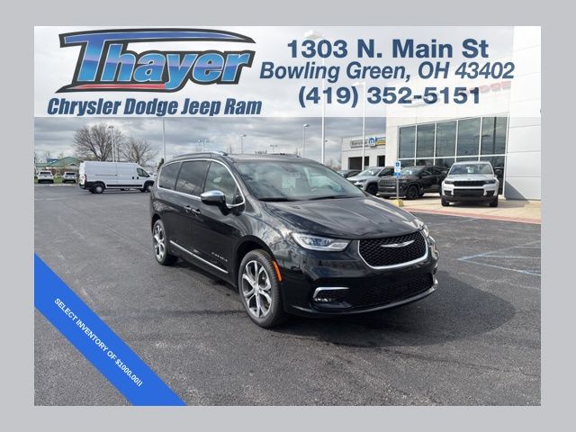 new 2026 Chrysler Pacifica Pinnacle 4D Passenger Van