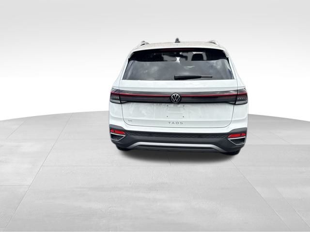2025 Volkswagen Taos 1.5T SE photo