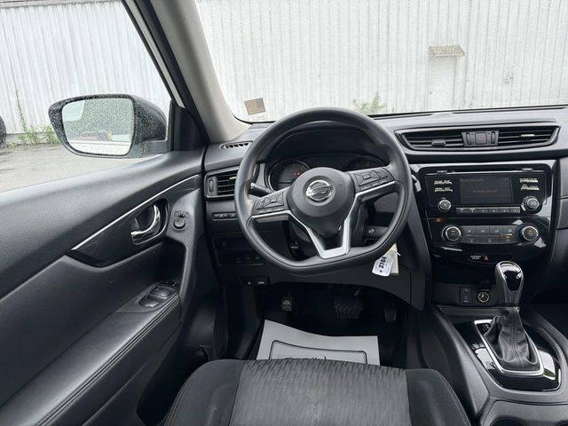 2017 Nissan Rogue - Image 13