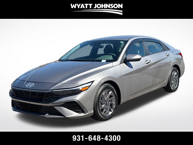 2024 Hyundai Elantra SEL FWD