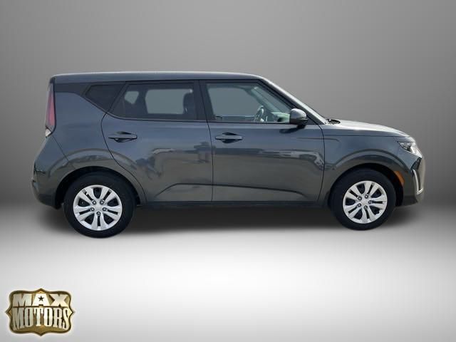 2023 Kia Soul LX 11