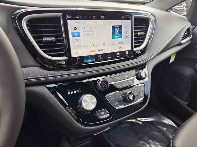 New 2026 Silver Chrysler Select image 23