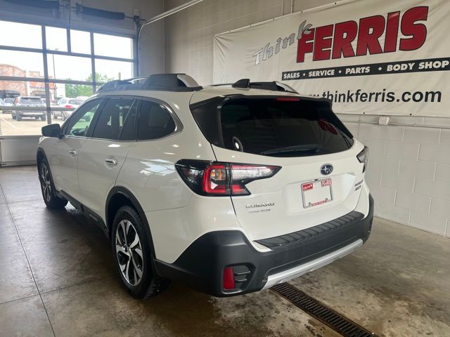2020 Subaru Outback Touring photo