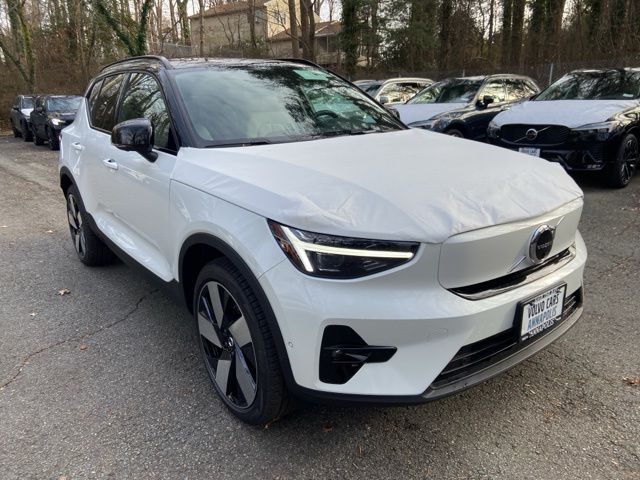 2026 Volvo EX40 Plus RWD