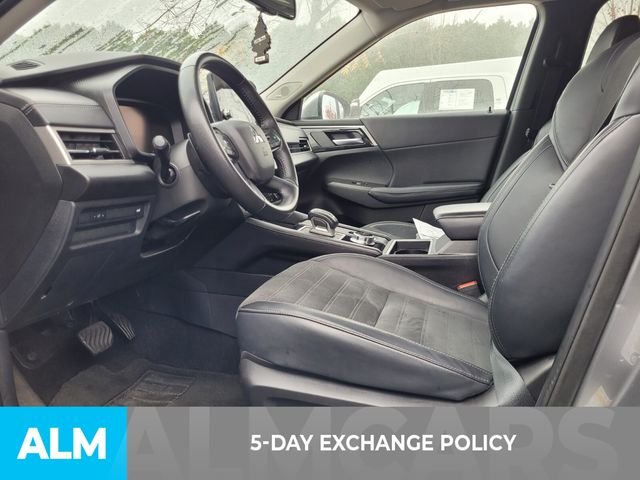 2024 Mitsubishi Outlander SE photo 3