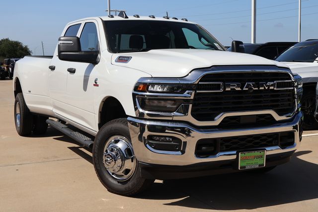 Bright White Clearcoat 2026 RAM 3500 Pickup Truck Four-Wheel Drive 8-Speed Automatic