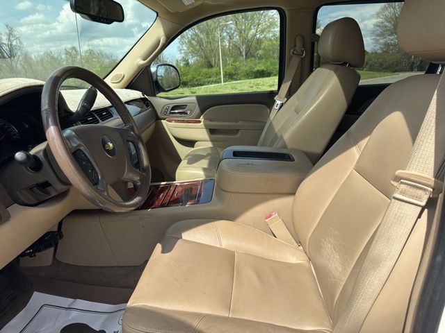 Used 2013 White Chevrolet LTZ image 18