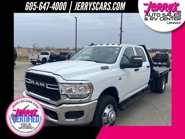 Bright White Clearcoat 2024 RAM 3500 Chassis Tradesman Crew Cab LB DRW 4WD Pickup Truck Four-Wheel Drive 6-Speed Automatic