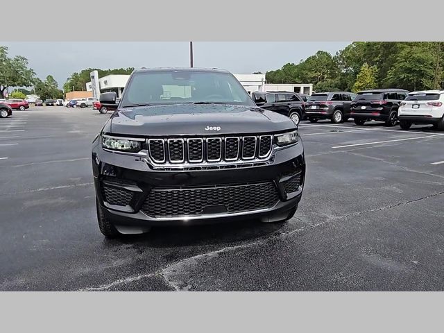2025 Jeep Grand Cherokee Laredo X 4x4