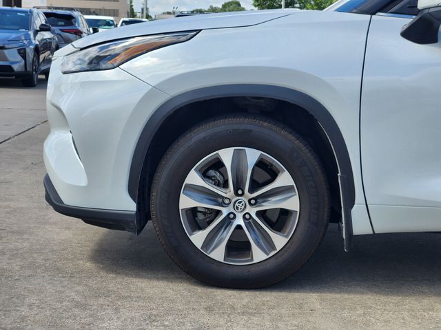 2026 Toyota Highlander XLE Beige at Don McGill Toyota