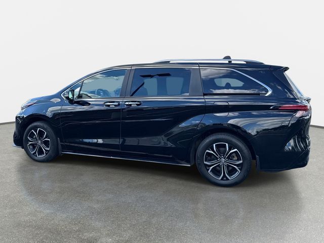 Used 2025 Black Toyota Platinum image 3
