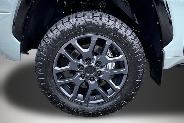 2025 Toyota Tundra Platinum - Photo 28