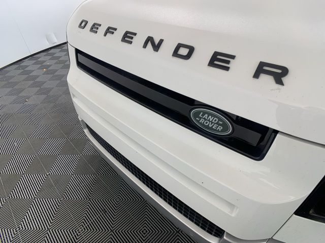 2024 Land Rover Defender 110 SE 41