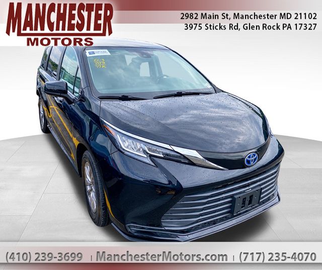 Midnight Black Metallic 2022 Toyota Sienna Minivan Front-Wheel Drive Continuously Variable Transmission