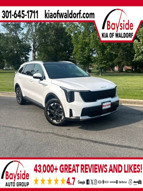 Glacial White Pearl 2025 Kia Sorento SUV / Crossover All-Wheel Drive 8-Speed Automatic