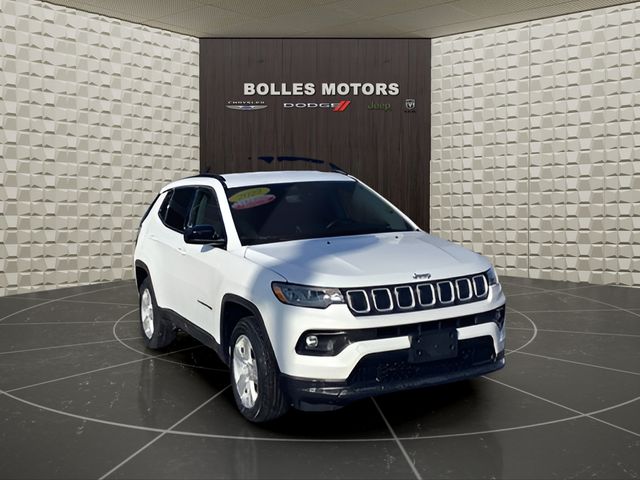 2022 Jeep Compass Latitude 4WD