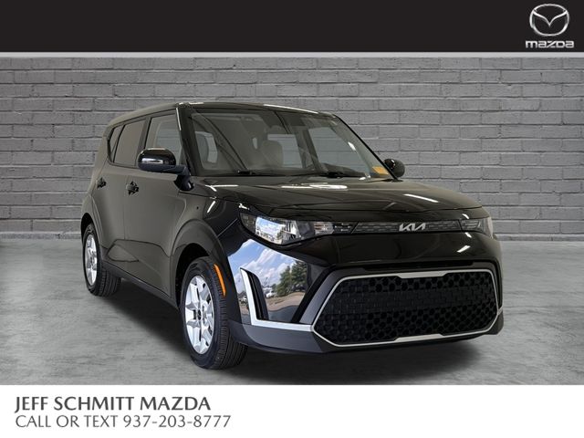 Fusion Black 2025 Kia Soul SUV / Crossover Front-Wheel Drive Continuously Variable Transmission