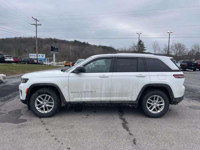 Certified Used 2023 White Jeep Laredo image 9