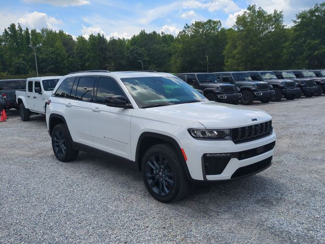 New 2026 Bright White Clear-Coat Exterior Paint Jeep  image 7
