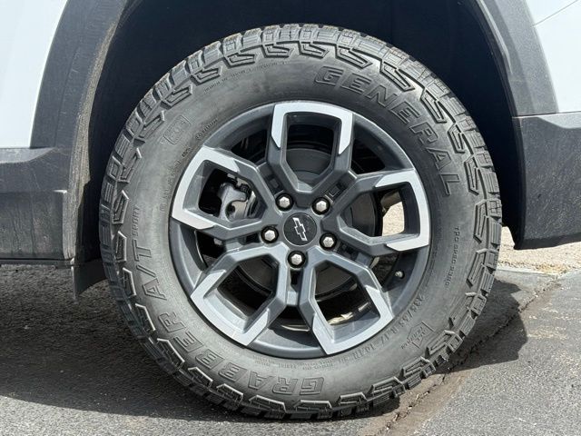 new 2026 Chevrolet Equinox car, priced at $40,285