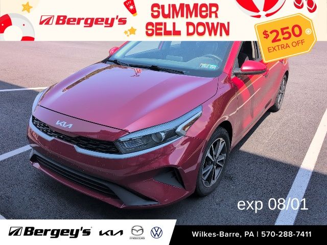  2022 Kia Forte LXS FWD   