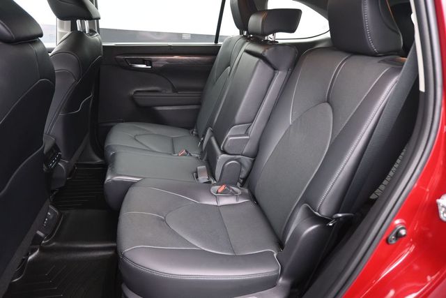Used 2023 Toyota Highlander SUV