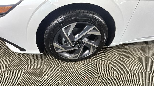 2025 Serenity White Hyundai Elantra Hybrid SEL Sport FWD Sedan