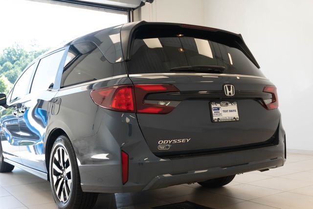 Used 2025 Honda Odyssey Van