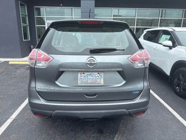 Used 2014 Gray Nissan S image 11
