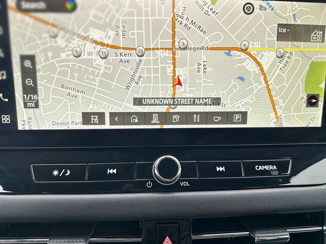 Used 2025  Mitsubishi ES image 19