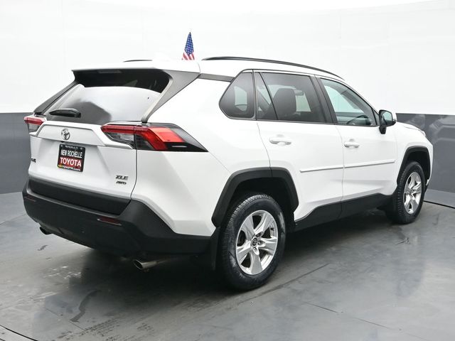 2021 Toyota RAV4 XLE 6