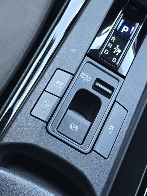 2024 Toyota Prius Limited:B01905