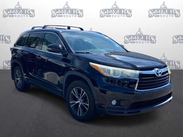 Midnight Black Metallic 2016 Toyota Highlander SUV / Crossover All-Wheel Drive 6-Speed Automatic Overdrive